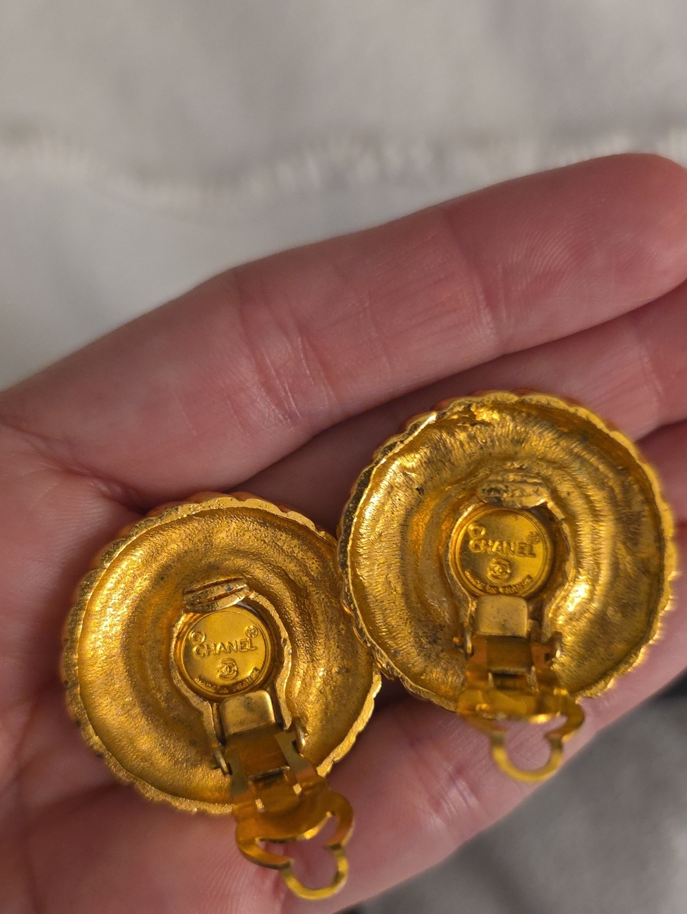 Chanel Vintage Clip On Earrings - Picture 4 of 12